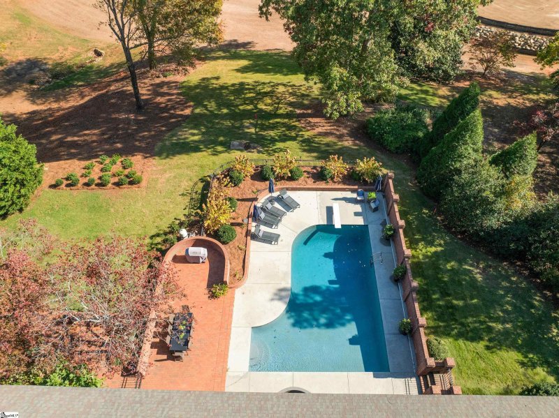 Property image 3 at 24 De Braham Court, Greenville, SC 29605