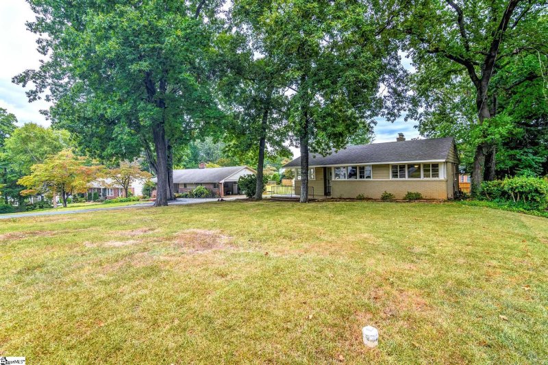 Property image 3 at 206 Laurel Road, Greer, SC 29651