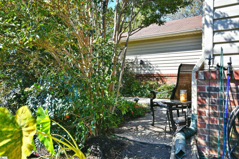 Property image 4 at 308 Lakeside Terrace, Greenville, SC 29615