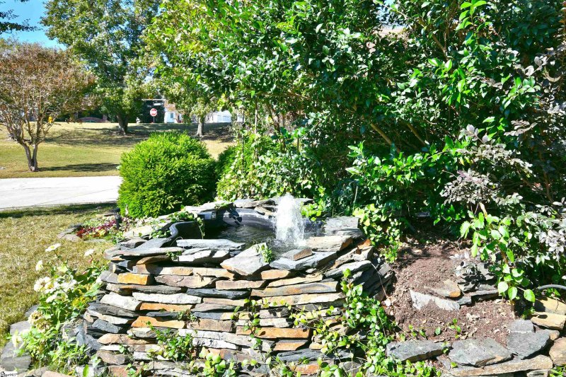 Property image 5 at 308 Lakeside Terrace, Greenville, SC 29615