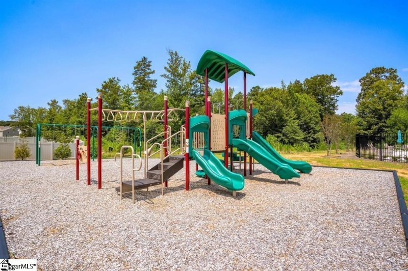 Property image 3 at 615 Bayridge Road, Simpsonville, SC 29680
