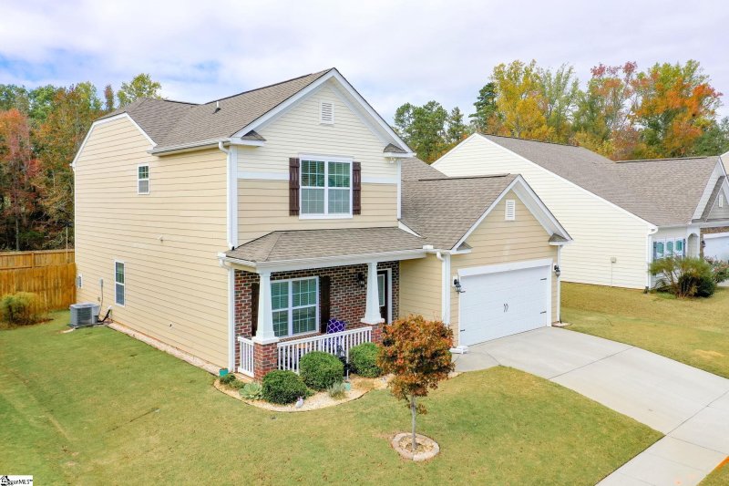 Property image 3 at 136 Hartwood Lake Lane, Greer, SC 29650