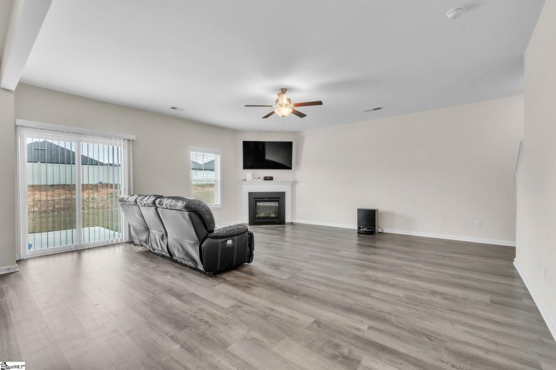 Property image 5 at 130 Strongridge Trail, Simpsonville, SC 29681