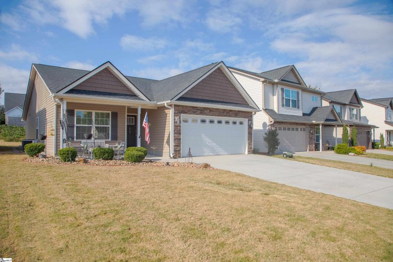 Property image 2 at 317 GLENLEA Lane, Greenville, SC 29617