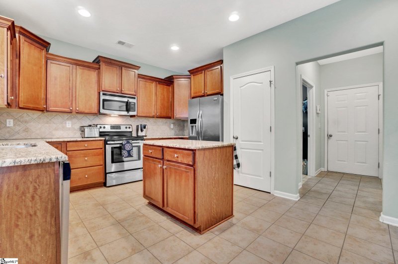 Property image 2 at 610 Spirit Mountain Lane, Easley, SC 29642