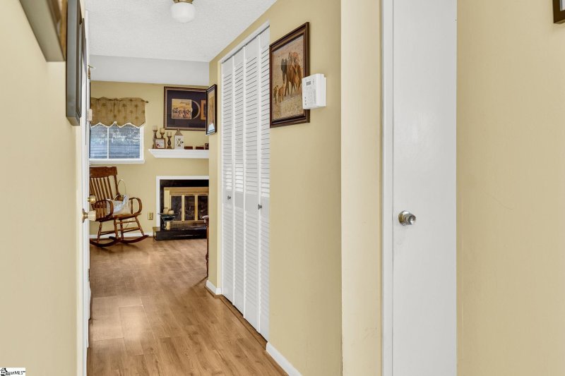 Property image 4 at 46 Briarglen Place, Greenville, SC 29615