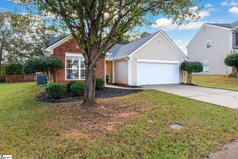 Property image 4 at 10 Comesee Court, Greenville, SC 29605