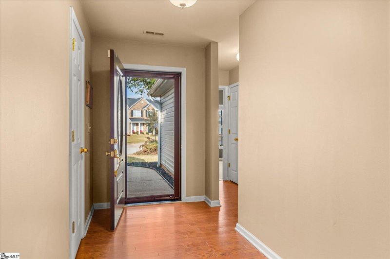 Property image 5 at 10 Comesee Court, Greenville, SC 29605