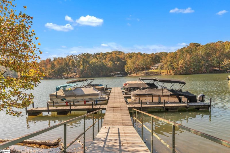 Property image 4 of 98 E W Waters Edge Lane in Waters Edge, West Union, SC 29696