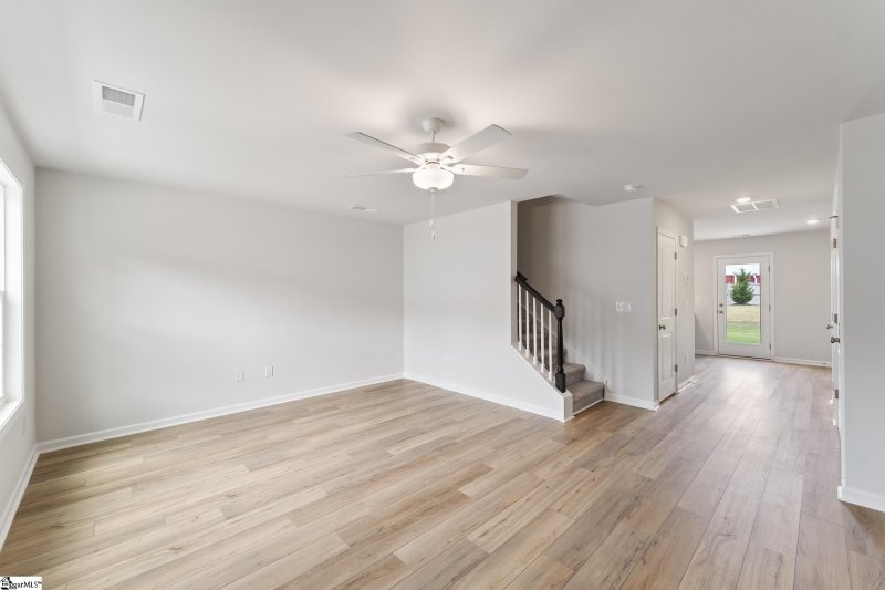 Property image 2 at 653 Blossom Run, Spartanburg, SC 29307