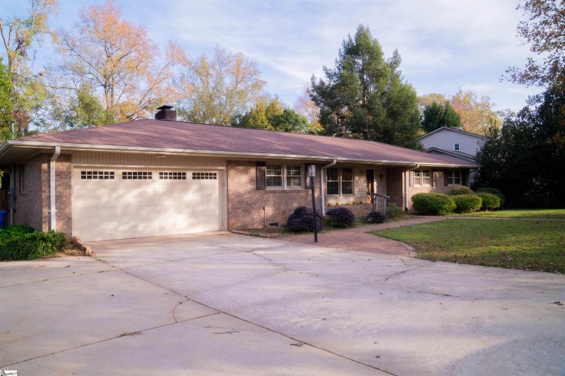 Property image 2 at 5 Holmsby Lane, Taylors, SC 29687