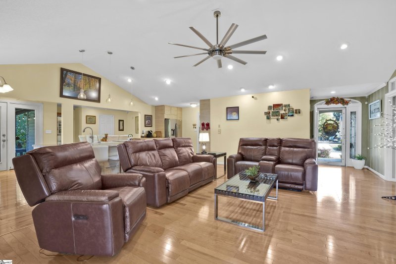 Property image 3 at 211 Kincade Drive, Simpsonville, SC 29681