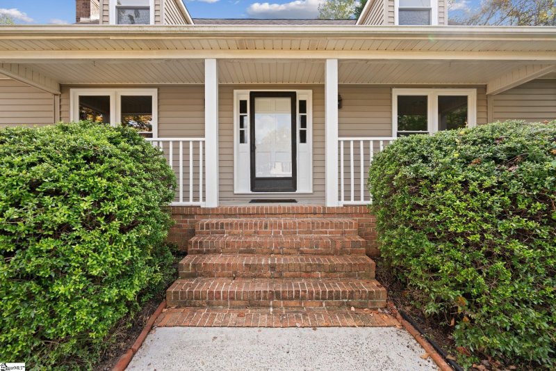 Property image 4 at 215 Hedgewood Terrace, Greer, SC 29650