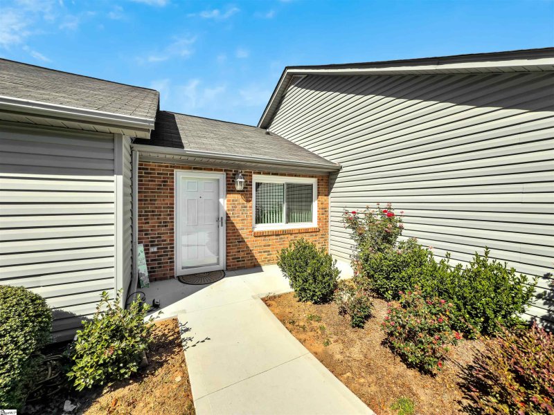 Property image 3 at 210 S Woodgreen Way, Greenville, SC 29615