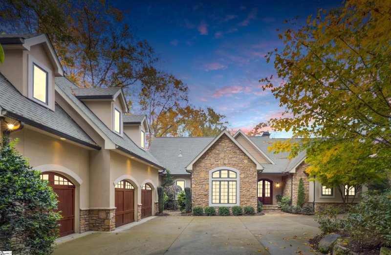 405 Lake Hills Lane