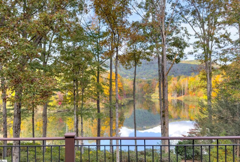 Property image 4 at 405 Lake Hills Lane, Travelers Rest, SC 29690