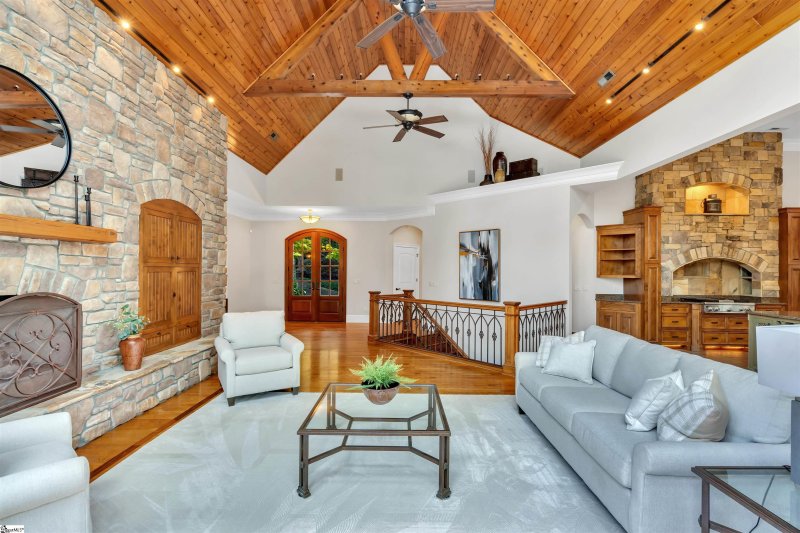 Property image 5 at 405 Lake Hills Lane, Travelers Rest, SC 29690