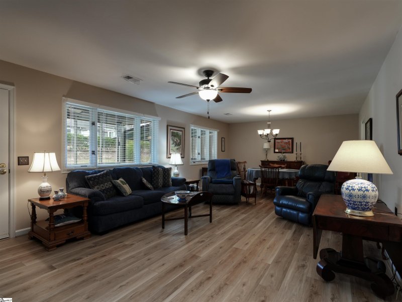 Property image 4 at 205 Lakeside Circle, Greenville, SC 29615-5323