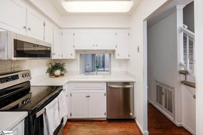 Property image 3 at 2530 E North Street, Greenville, SC 29615