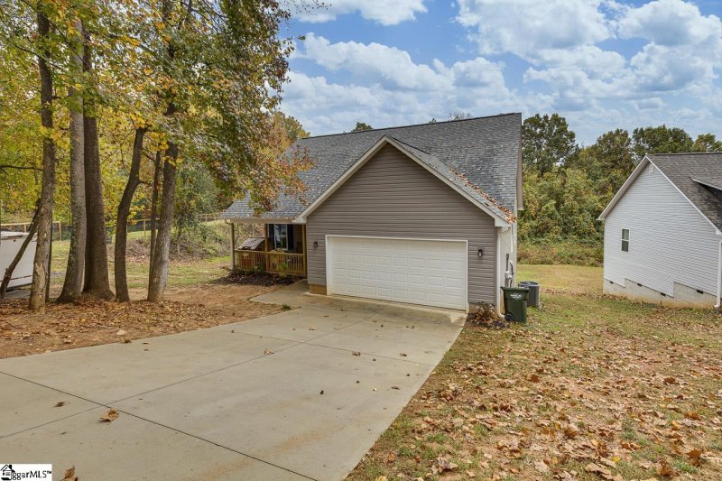 Property image 3 at 207 Bonita Drive, Easley, SC 29642