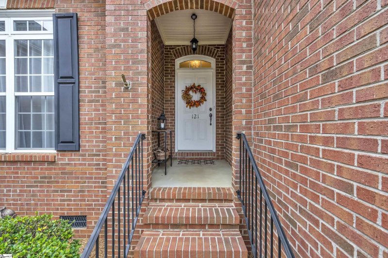 Property image 2 at 121 Plum Creek Lane, Greenville, SC 29607