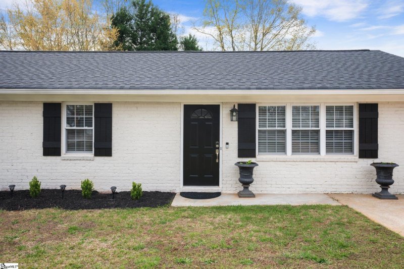 Property image 3 at 4 Bradley Boulevard, Greenville, SC 29609