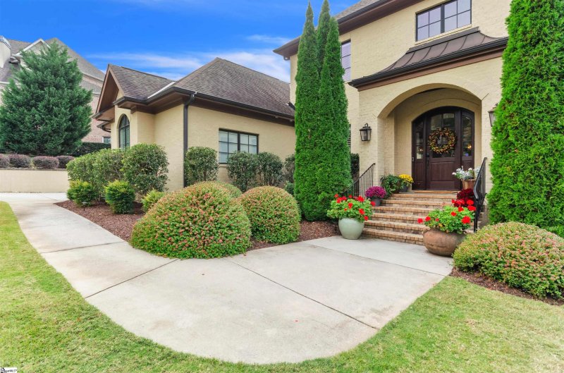 Property image 3 at 2 Spoleto Court, Greenville, SC 29609