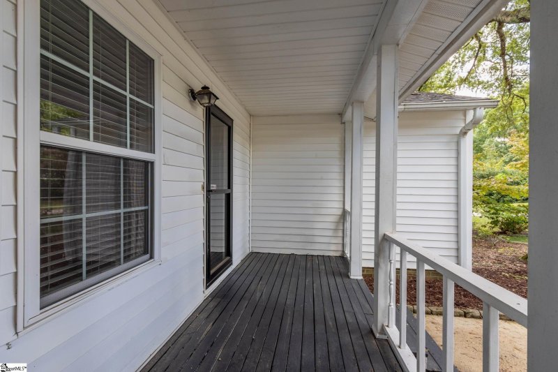 Property image 5 at 3 Oak Glen Court, Greenville, SC 29607