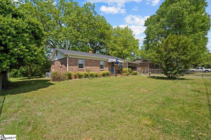 Property image 3 at 310 Skyline Road, Greer, SC 29651-6212