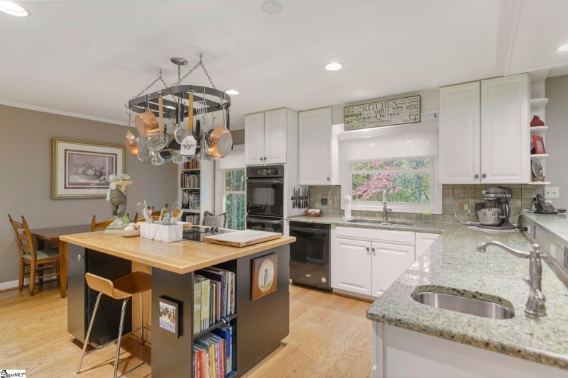 Property image 3 at 22 Whittlin Way, Taylors, SC 29687