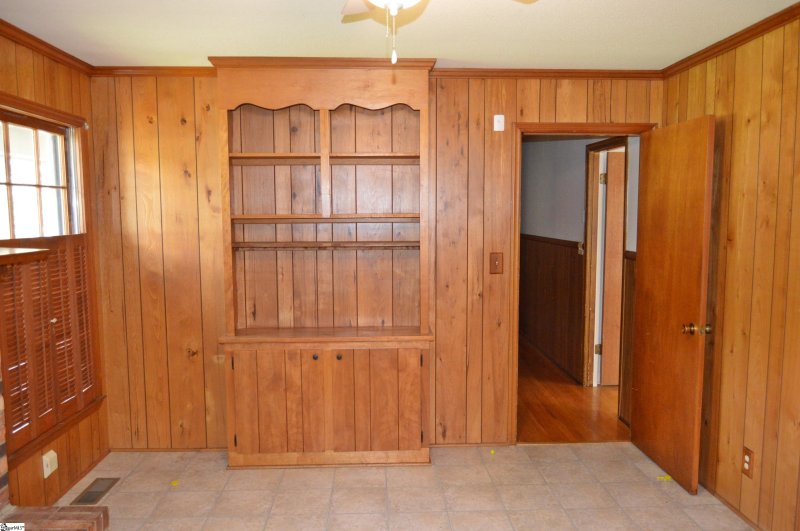 Property image 5 at 104 Westover Drive, Greer, SC 29651-1445