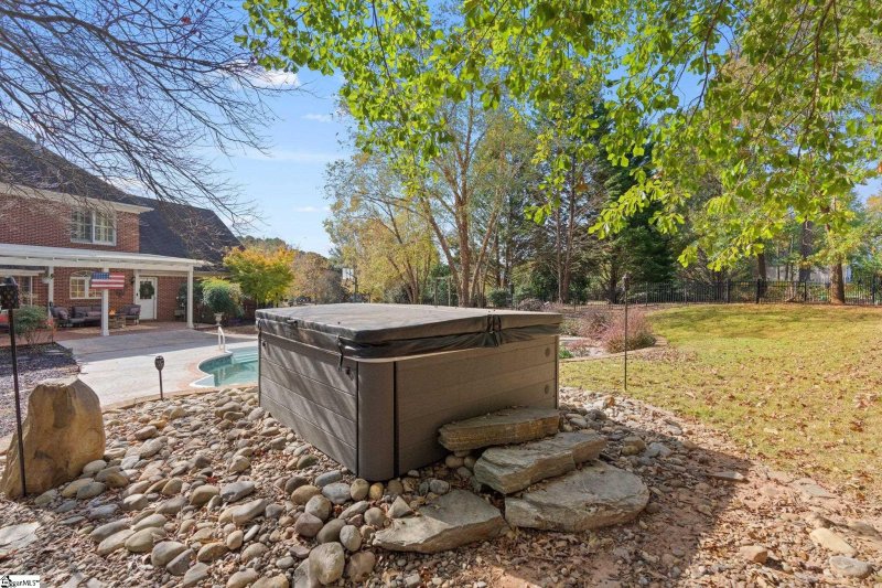 Property image 5 at 862 Oakcrest Road, Spartanburg, SC 29301