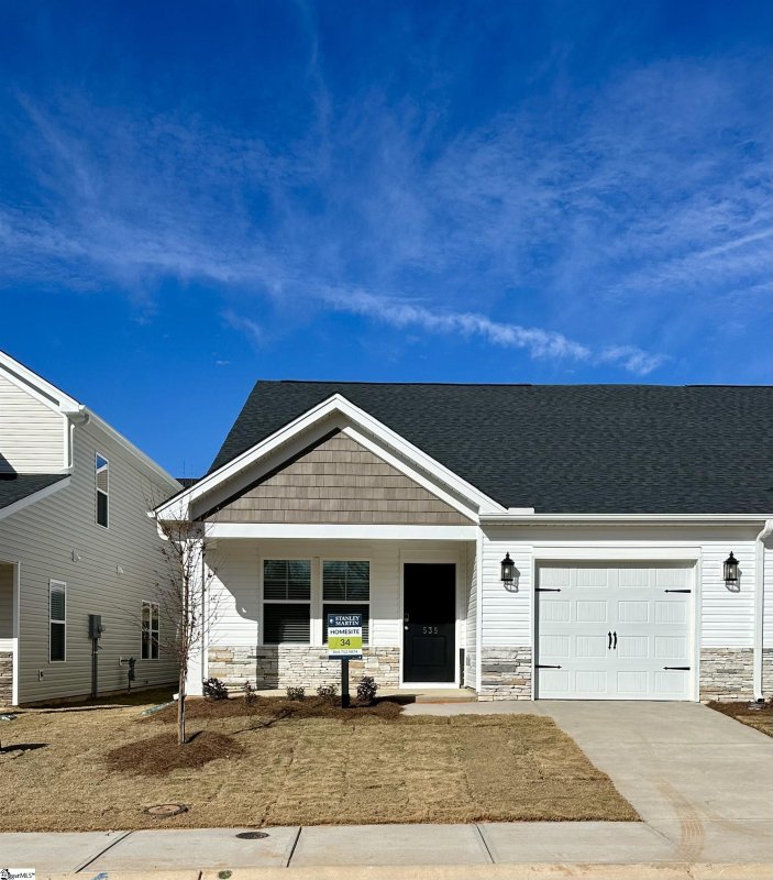 Property image 2 at 535 Winding Meadow Lane, Greenville, SC 29607