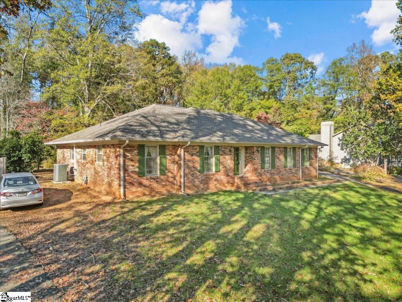 Property image 2 at 240 Heathwood Drive, Spartanburg, SC 29307