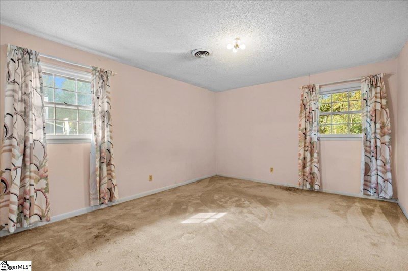 Property image 5 at 240 Heathwood Drive, Spartanburg, SC 29307