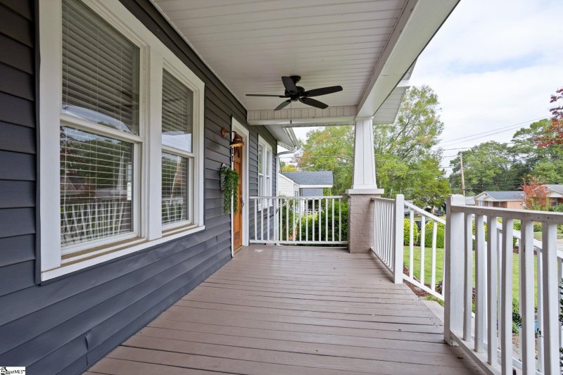 Property image 4 at 22 Underwood Avenue, Greenville, SC 29607-1818