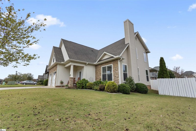 Property image 4 at 206 Downs Road, Greenville, SC 29617-1239