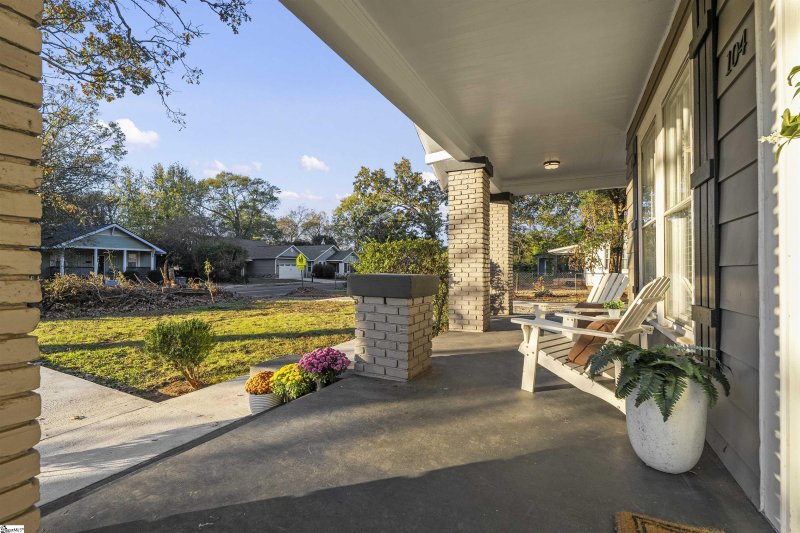 Property image 3 at 104 Perry Road, Greenville, SC 29609