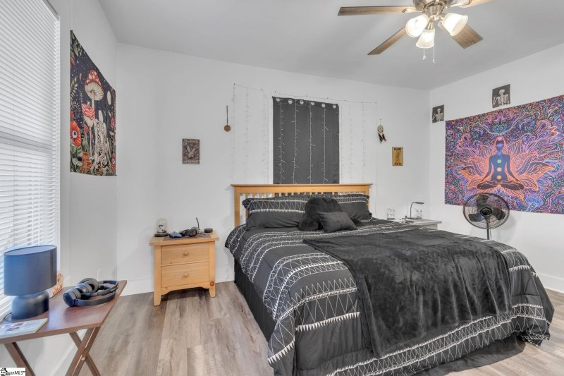 Property image 4 at 6 8th Street, Greer, SC 29651