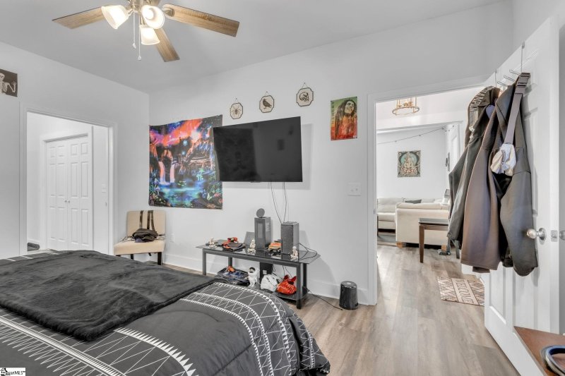 Property image 5 at 6 8th Street, Greer, SC 29651