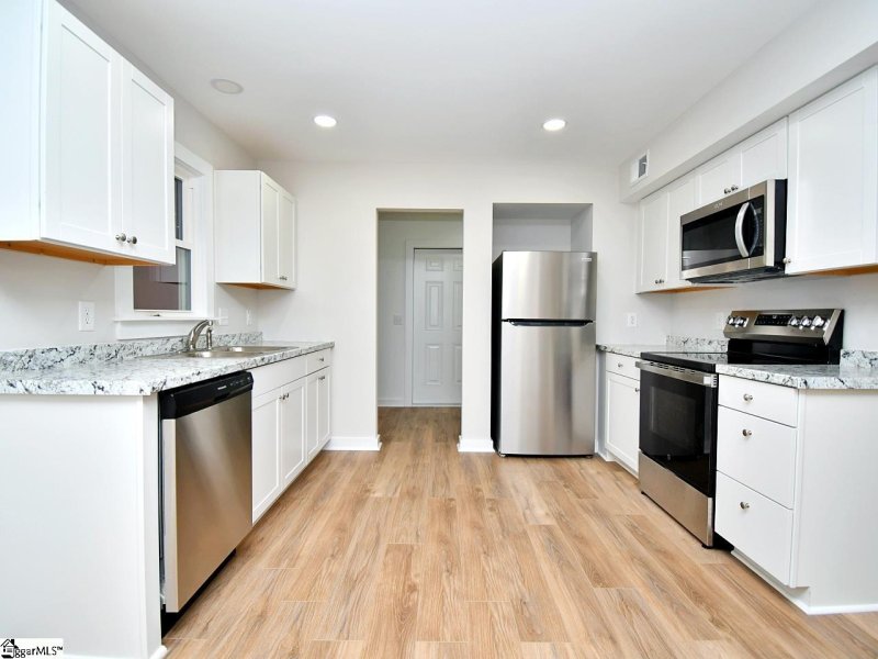 Property image 3 at 114 Redgum Court, Simpsonville, SC 29680