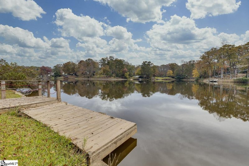 Property image 4 of 206 W Killarney Lake in Londonderry, Moore, SC 29369