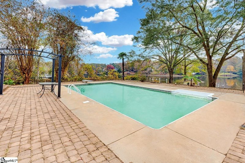 Property image 5 of 206 W Killarney Lake in Londonderry, Moore, SC 29369