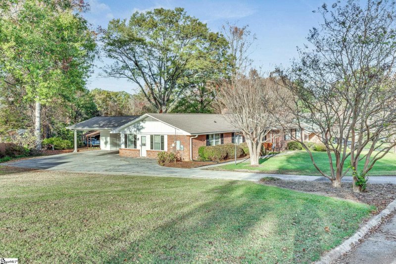 Property image 2 at 5 Wildaire Lane, Greenville, SC 29615