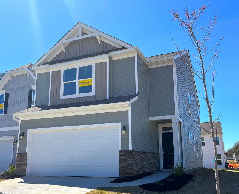Property image 2 at 204 Toal Court, Greenville, SC 29611