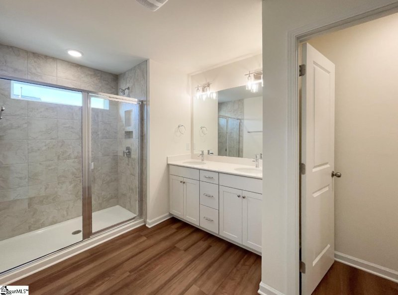 Property image 5 of 228 Toal Court in Bellevue, Greenville, SC 29611