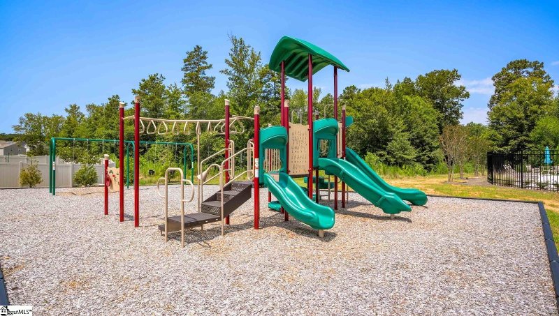 Property image 4 at 607 Bayridge Road, Simpsonville, SC 29680