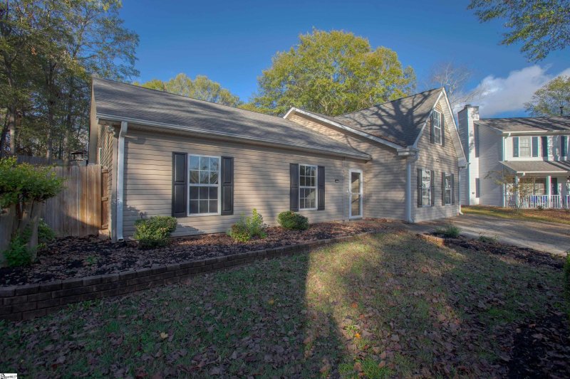 Property image 3 at 3 Roundleaf Court, Simpsonville, SC 29680-6354