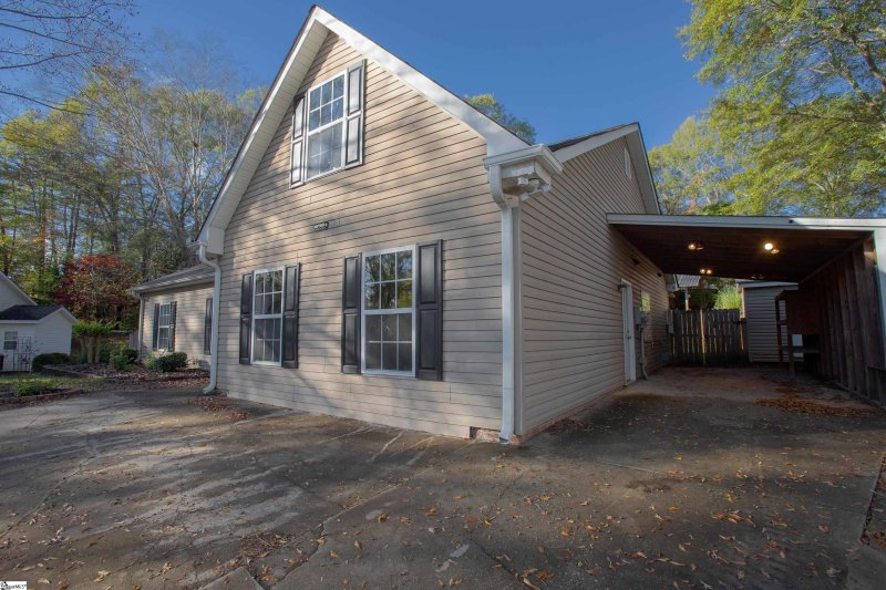 Property image 4 at 3 Roundleaf Court, Simpsonville, SC 29680-6354