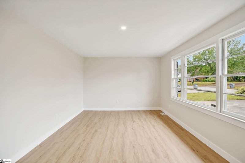 Property image 3 at 404 Berea Forest Circle, Greenville, SC 29617